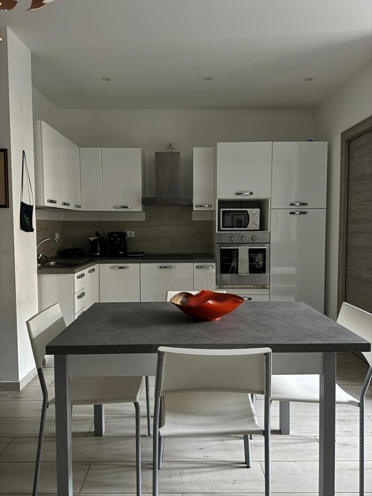 The Lighthouse - Central Apartment Аоста Экстерьер фото